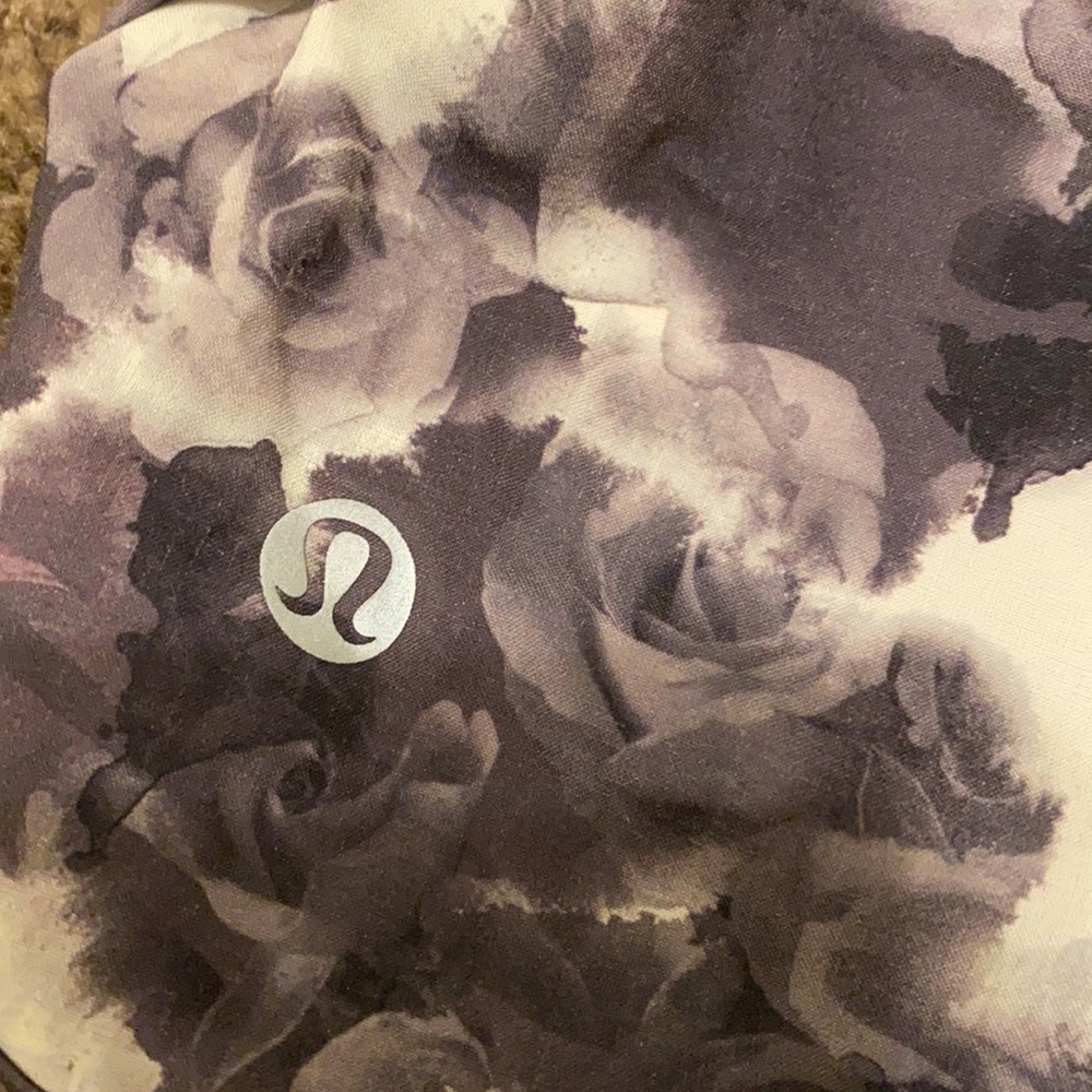 Lululemon Floral Speed Shorts - Picture 4 of 6